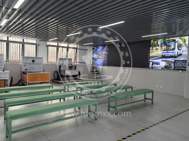 合肥工贸学校新能源汽车实训室