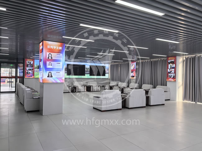 合肥工贸学校新生报名接待大厅