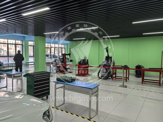 合肥工贸技工学校汽车美容实训室