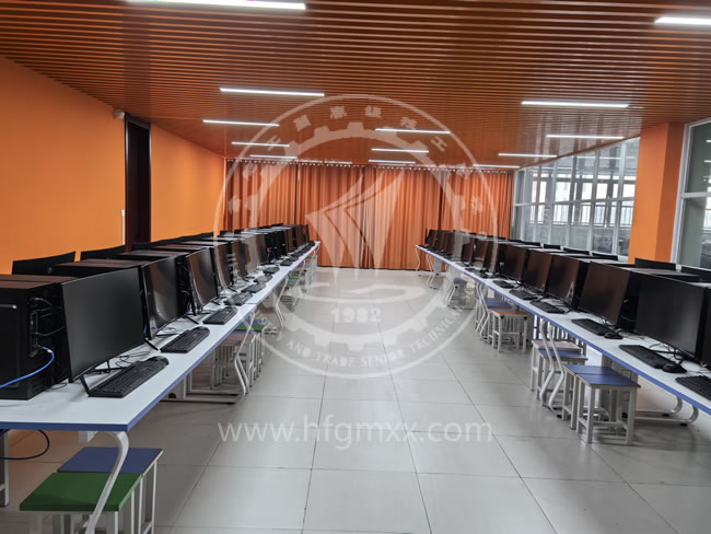 合肥工贸学校计算机专业实训室